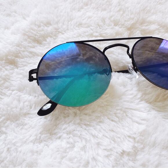 Carly Mirrored Blue & Green Chic Round Sunglasses - Picture 3 of 9